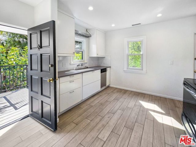 2049 Lake Shore Avenue, Los Angeles, CA 90039