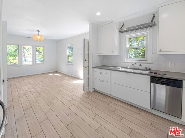 2049 Lake Shore Avenue, Los Angeles, CA 90039