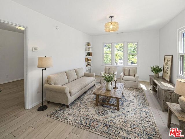 2049 Lake Shore Avenue, Los Angeles, CA 90039