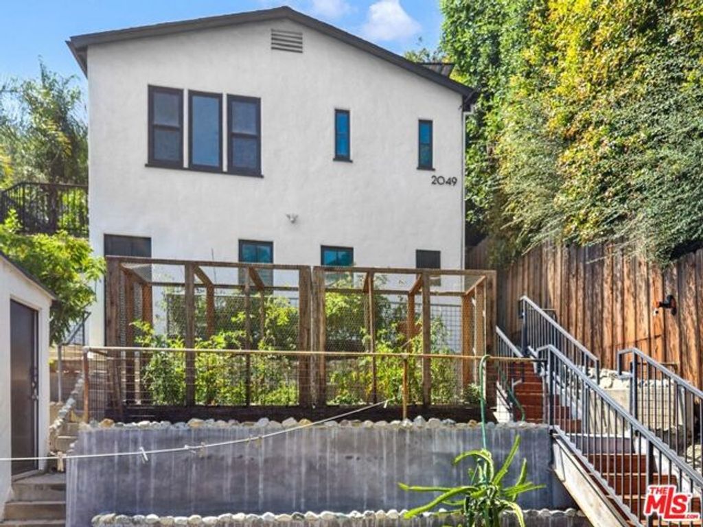 2049 Lake Shore Avenue, Los Angeles, CA 90039