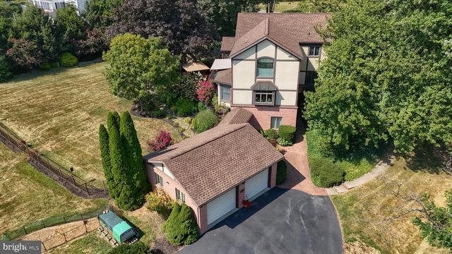 1 BANBURY RD, Hummelstown, PA 17036