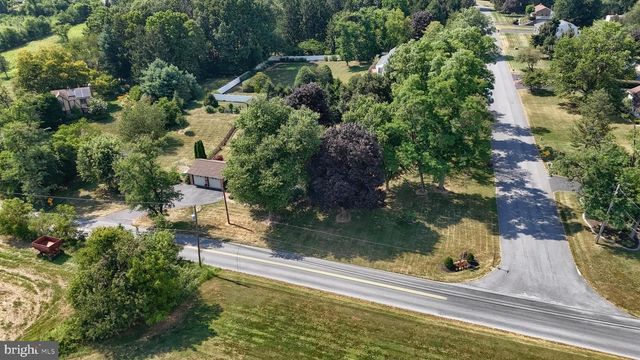 1 BANBURY RD, Hummelstown, PA 17036