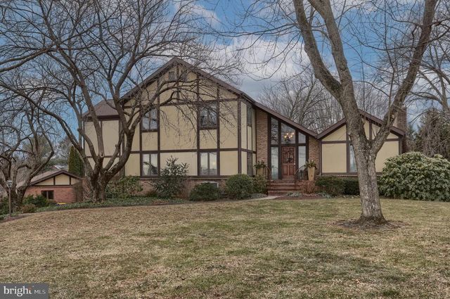 1 BANBURY RD, Hummelstown, PA 17036