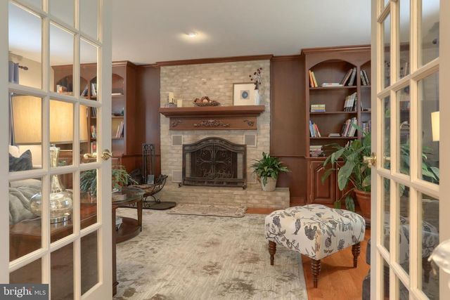 1 BANBURY RD, Hummelstown, PA 17036