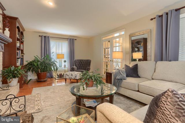 1 BANBURY RD, Hummelstown, PA 17036