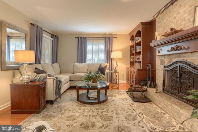 1 BANBURY RD, Hummelstown, PA 17036