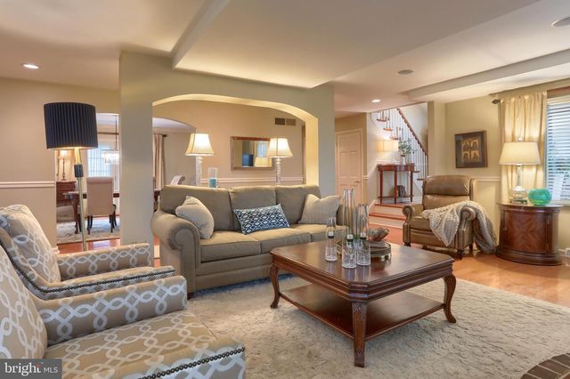 1 BANBURY RD, Hummelstown, PA 17036