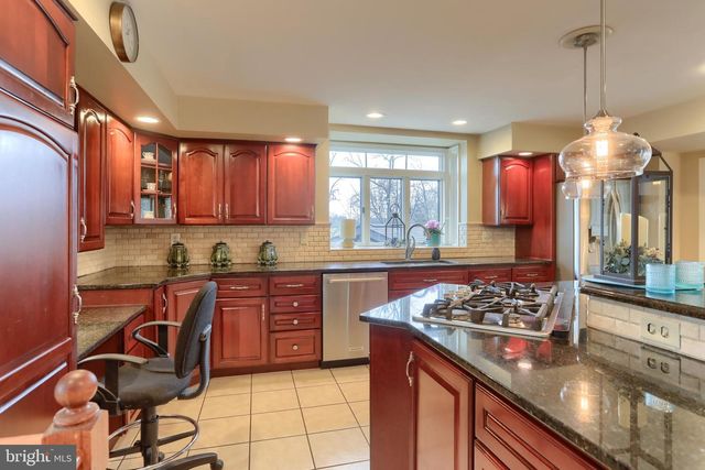 1 BANBURY RD, Hummelstown, PA 17036