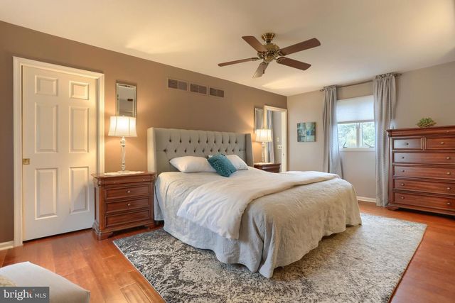 1 BANBURY RD, Hummelstown, PA 17036