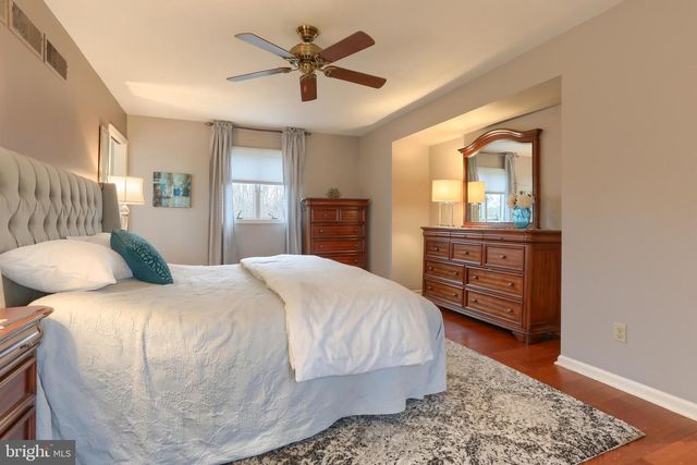 1 BANBURY RD, Hummelstown, PA 17036