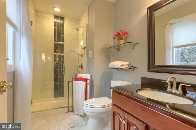 1 BANBURY RD, Hummelstown, PA 17036