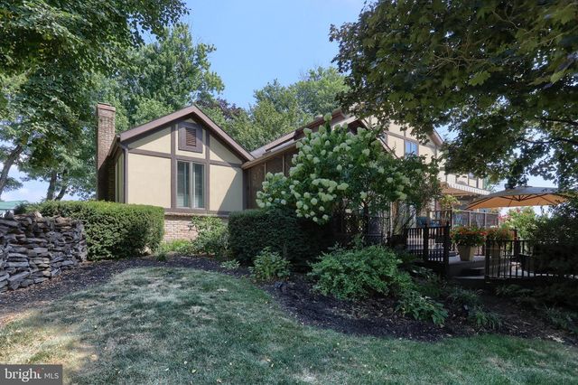 1 BANBURY RD, Hummelstown, PA 17036