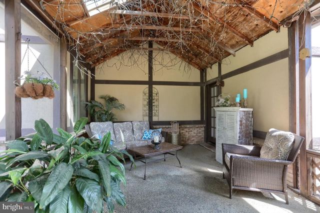 1 BANBURY RD, Hummelstown, PA 17036