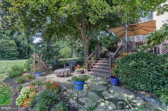 1 BANBURY RD, Hummelstown, PA 17036