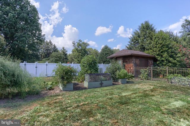 1 BANBURY RD, Hummelstown, PA 17036