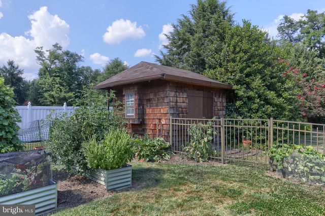 1 BANBURY RD, Hummelstown, PA 17036