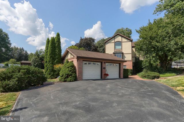 1 BANBURY RD, Hummelstown, PA 17036