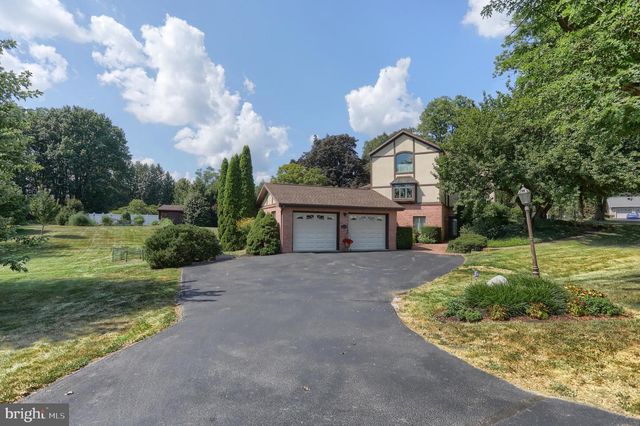 1 BANBURY RD, Hummelstown, PA 17036