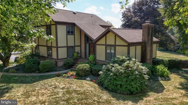 1 BANBURY RD, Hummelstown, PA 17036