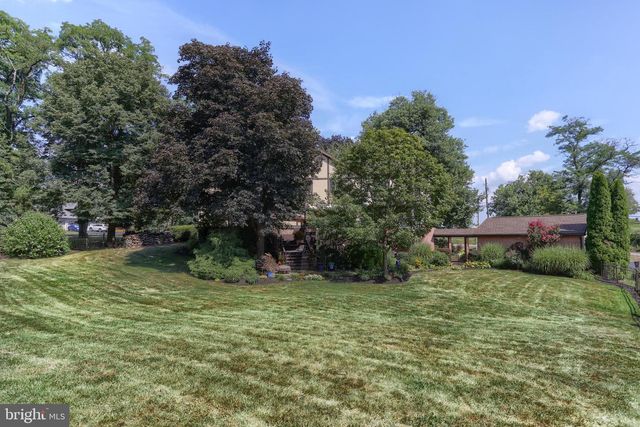 1 BANBURY RD, Hummelstown, PA 17036