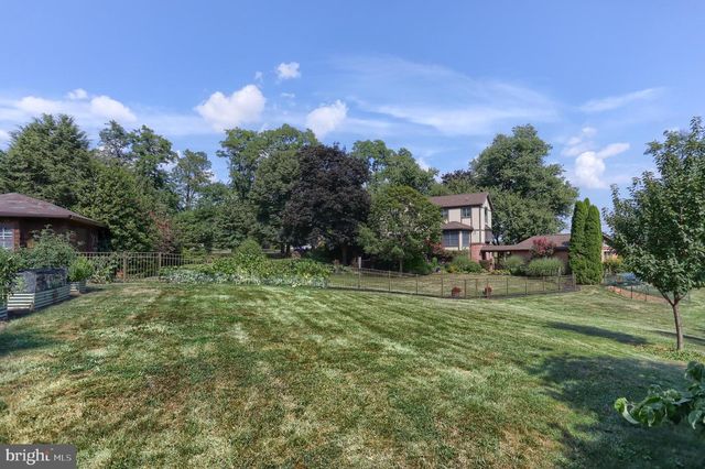 1 BANBURY RD, Hummelstown, PA 17036