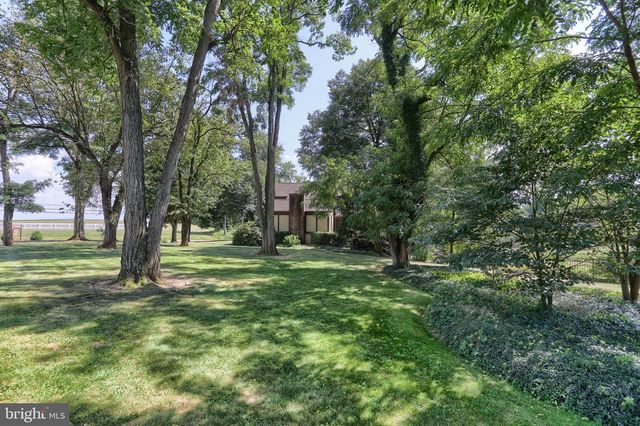 1 BANBURY RD, Hummelstown, PA 17036