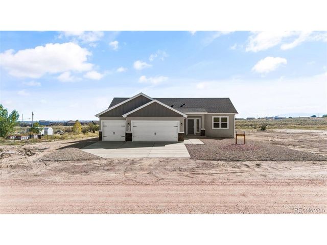 832 E Loma Dr, Pueblo West, CO 81007