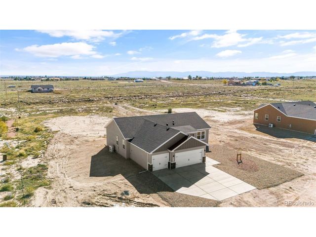 832 E Loma Dr, Pueblo West, CO 81007