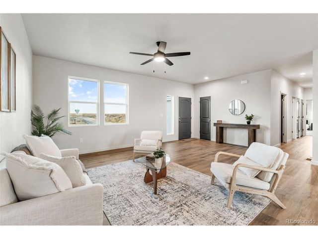 832 E Loma Dr, Pueblo West, CO 81007