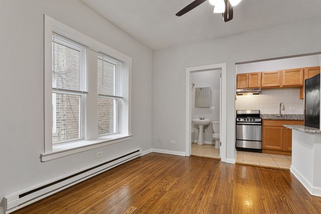 1456 W fargo Avenue 301, Chicago, IL 60626