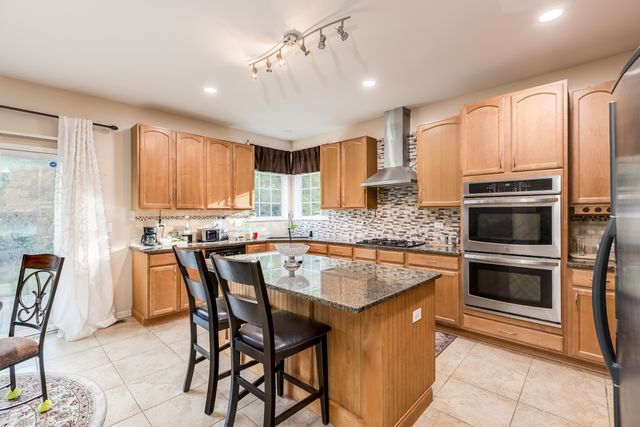 7421 Prescott Lane, Gurnee, IL 60031