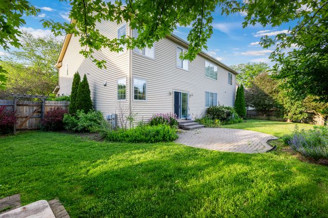 7421 Prescott Lane, Gurnee, IL 60031