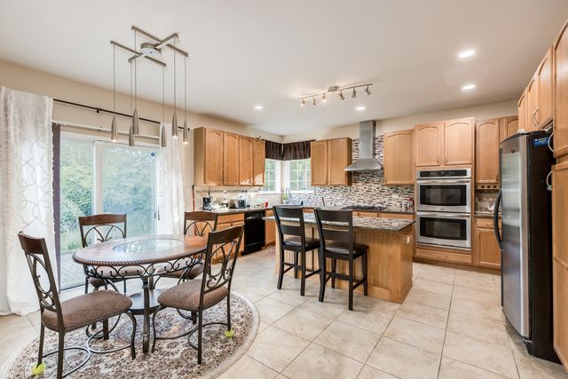 7421 Prescott Lane, Gurnee, IL 60031