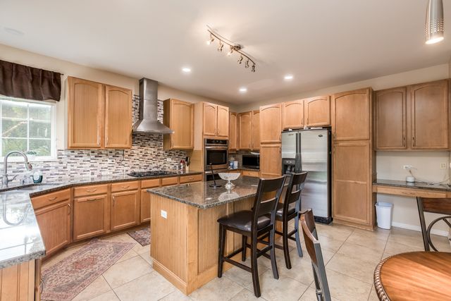 7421 Prescott Lane, Gurnee, IL 60031