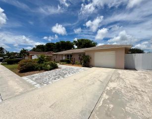 1403 W Libby Drive, West Palm Beach, FL 33406