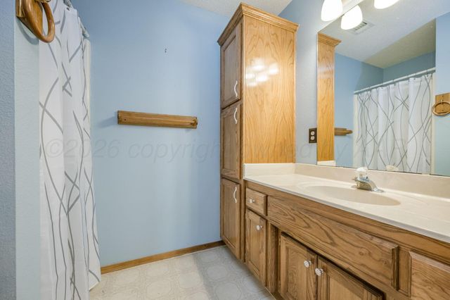 2904 LAGUNA Drive, Amarillo, TX 79110