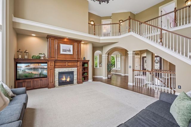 4544 Bluebell Trail N, Medina, MN 55340