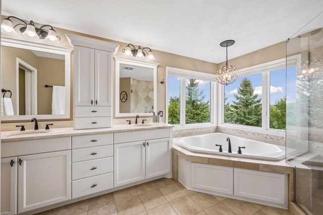 4544 Bluebell Trail N, Medina, MN 55340