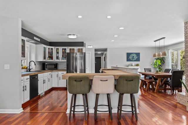 1866 CLIFFVIEW COURT, Oshkosh, WI 54901