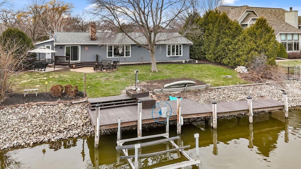 1866 CLIFFVIEW COURT, Oshkosh, WI 54901