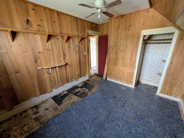 1607 6th St E, Ashland, WI 54806