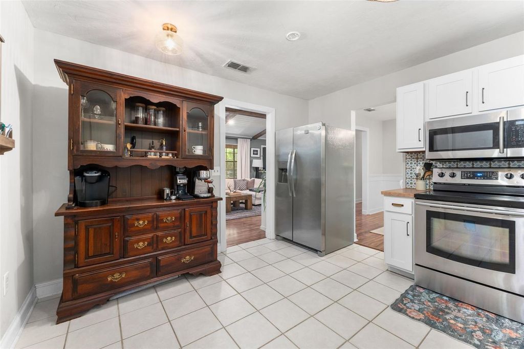 Image 11 of property listing at 3724 NW 53RD TERRACE, Gainesville, FL 32606
