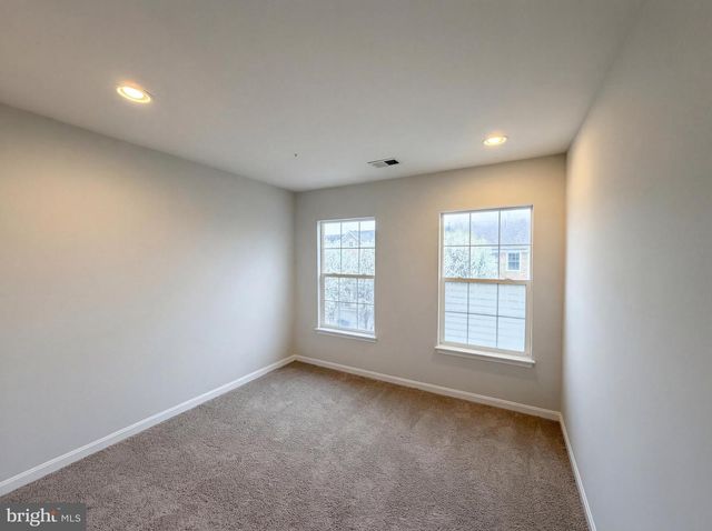 43684 PHELPS TER, Ashburn, VA 20147