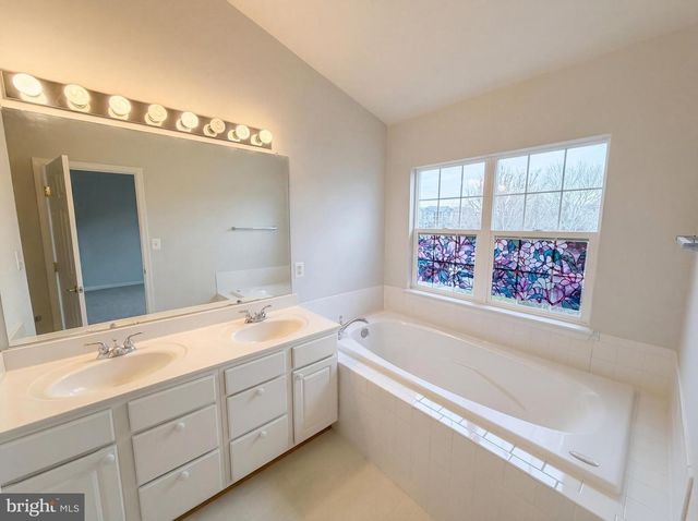 43684 PHELPS TER, Ashburn, VA 20147