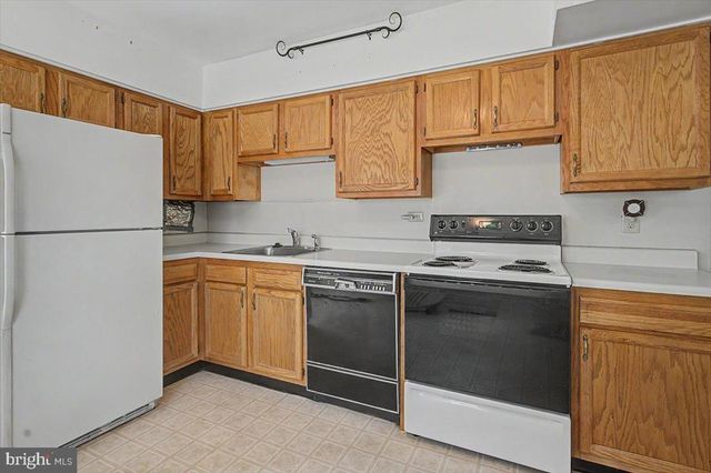 602 SHUE DR, Newark, DE 19713