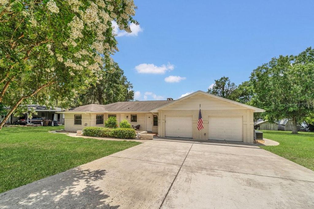 224 LAKESHORE DRIVE, Polk City, FL 33868