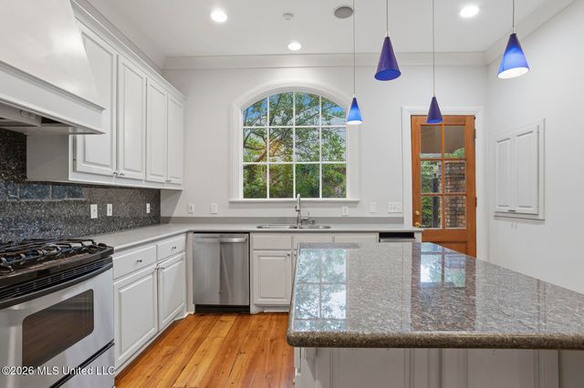 1227 Belvoir Place, Jackson, MS 39202
