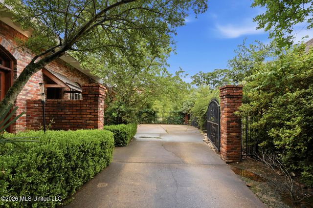 1227 Belvoir Place, Jackson, MS 39202