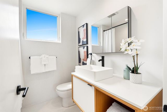 1821 S Lane Street, Seattle, WA 98144