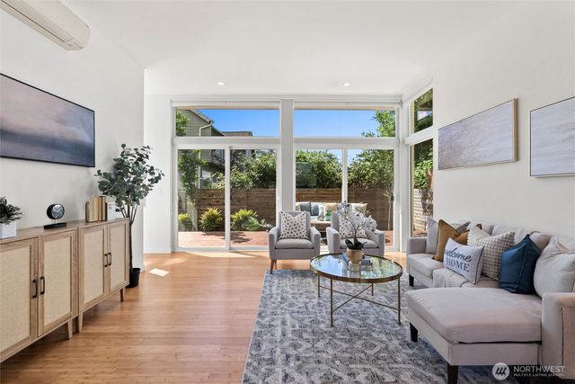 1821 S Lane Street, Seattle, WA 98144